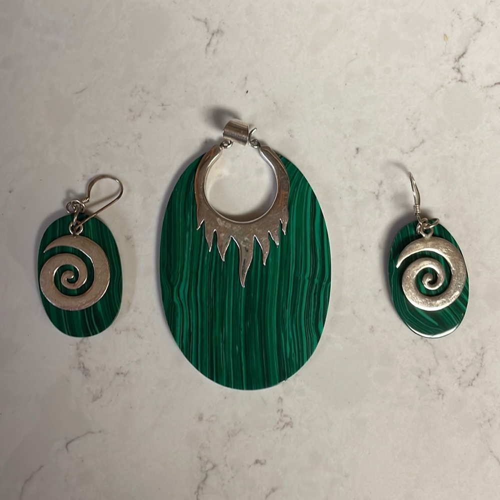 Jade in color green and silver necklace and earrings set. No chain.
